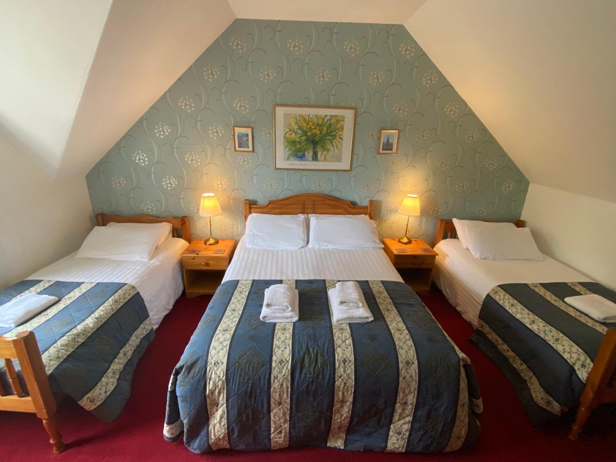 Glenan Lodge Self Catering Tomatin Eksteriør billede